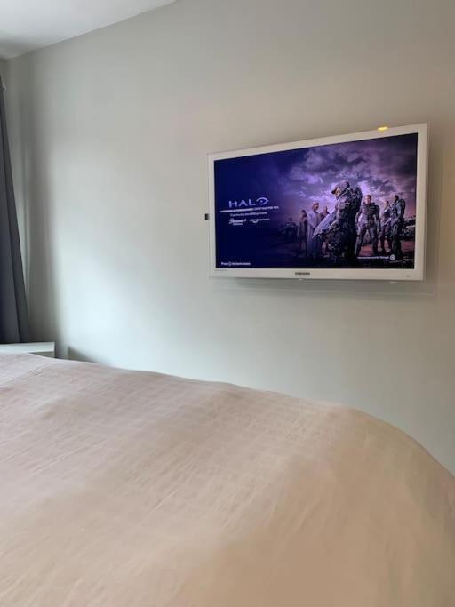 Апартаменты Location In - Kings Road 3-bed With Terrace, Ac & Netflix Лондон